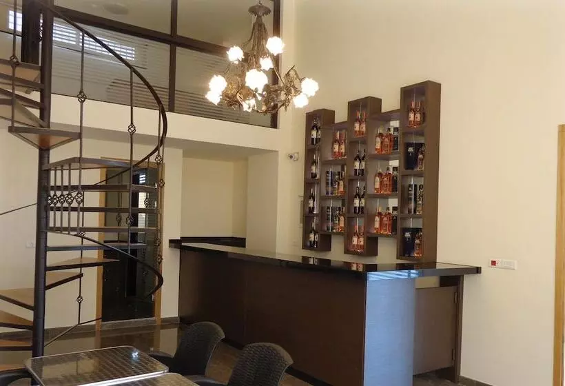 هتل Sea Valley Suites