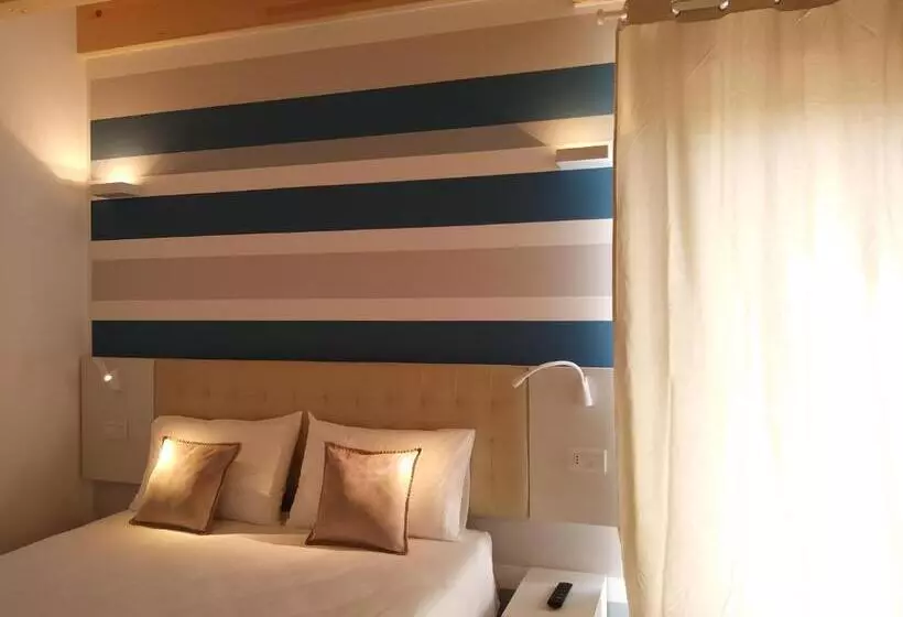 Hotelli Stella Del Garda