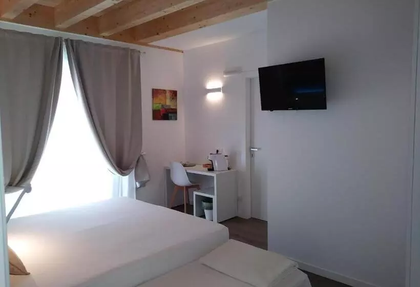 Hotelli Stella Del Garda