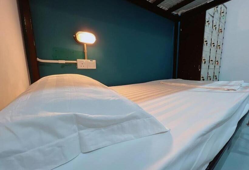 호텔 Summer Spring