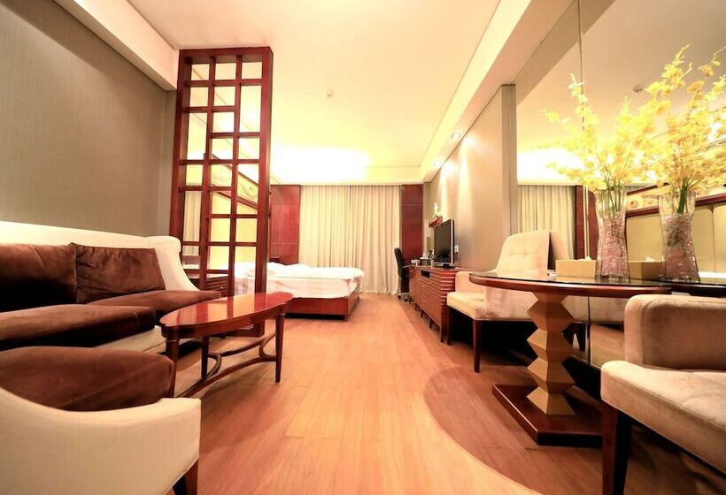 Nanchang Honggutan Taili Apartment