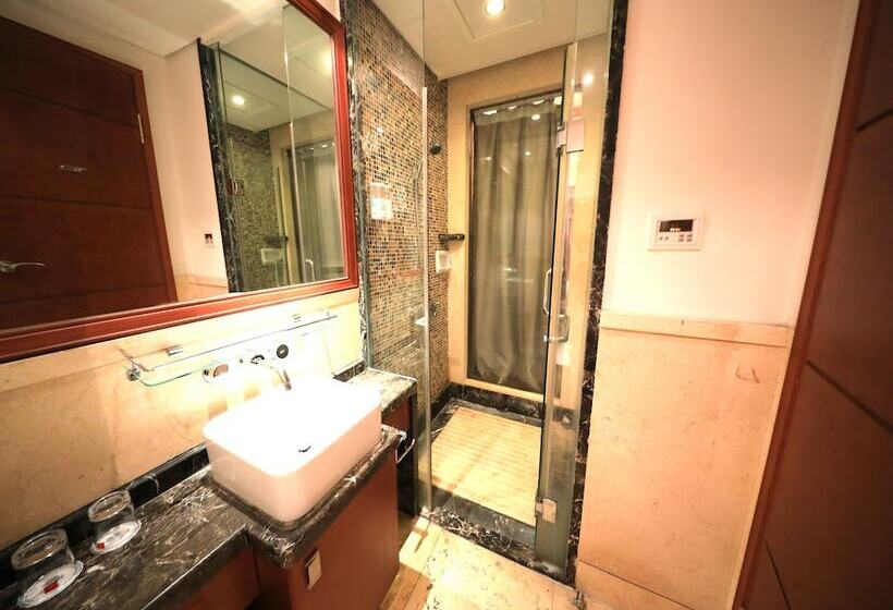 Nanchang Honggutan Taili Apartment