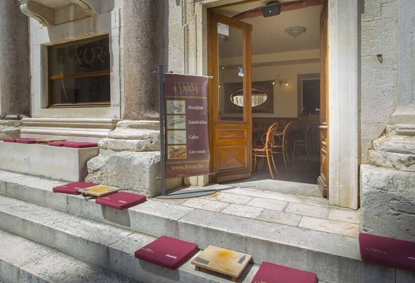 Pensió Old Center Cozy Room