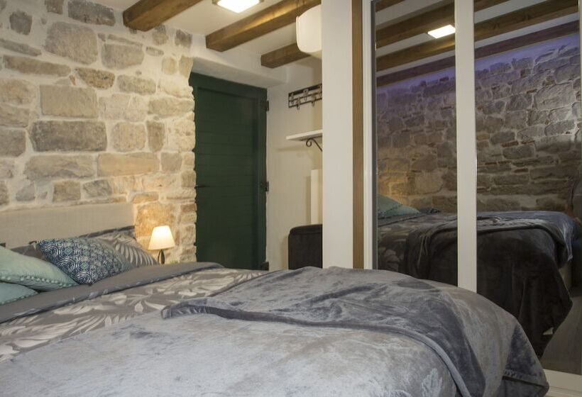 Pensió Old Center Cozy Room