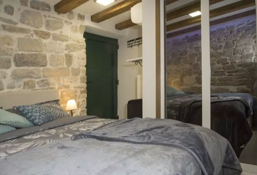 Majatalo Old Center Cozy Room