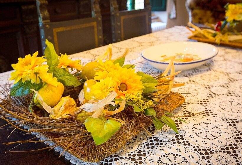 A Rustic House Set In The Tuscan Landscape