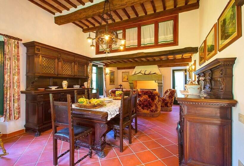 A Rustic House Set In The Tuscan Landscape