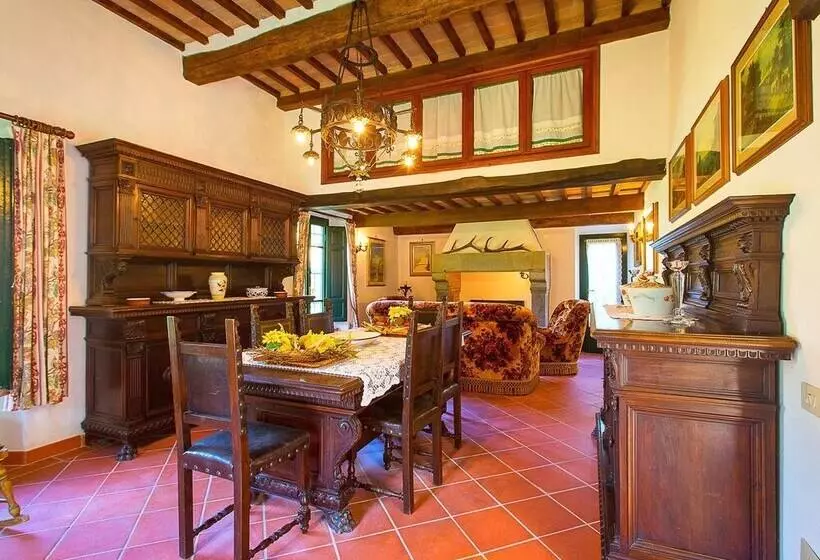 A Rustic House Set In The Tuscan Landscape