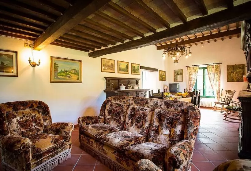 A Rustic House Set In The Tuscan Landscape