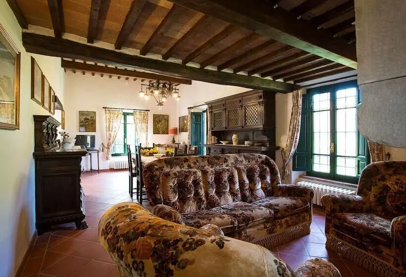 A Rustic House Set In The Tuscan Landscape