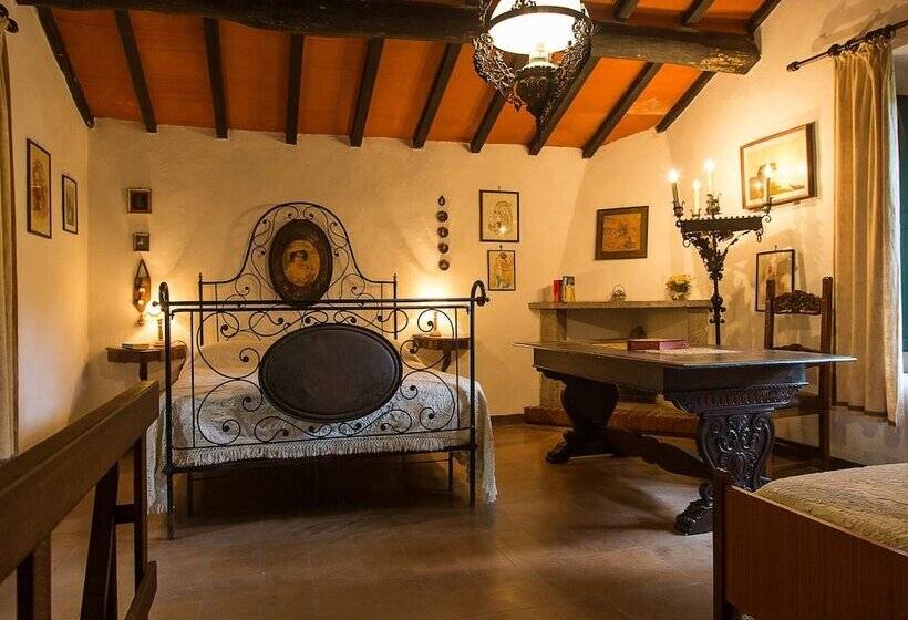 A Rustic House Set In The Tuscan Landscape