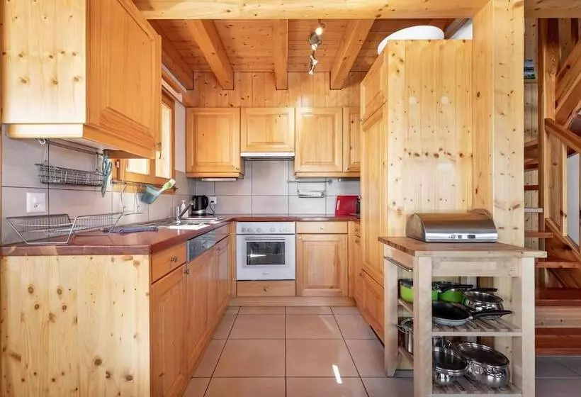 Chalet Belle Roche Recently Renovated Jacuzzi