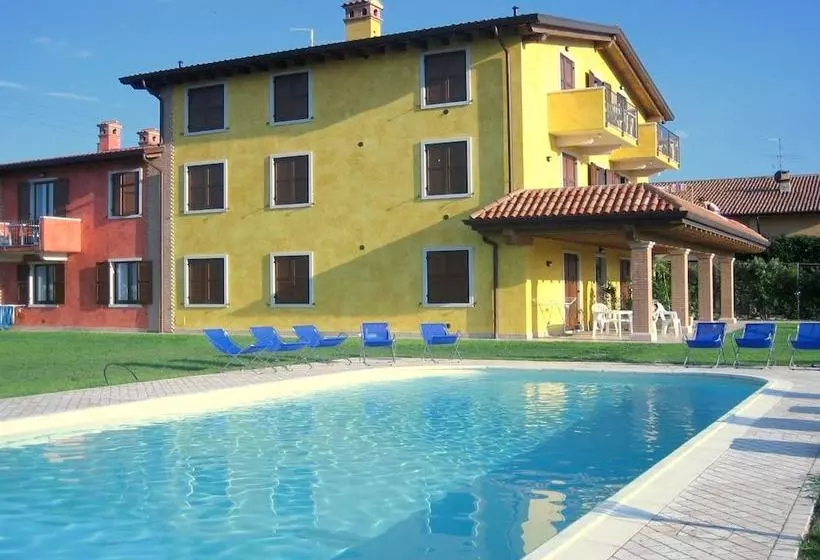 Charming Cottage In Renovated Farmhouse Near Lake Garda