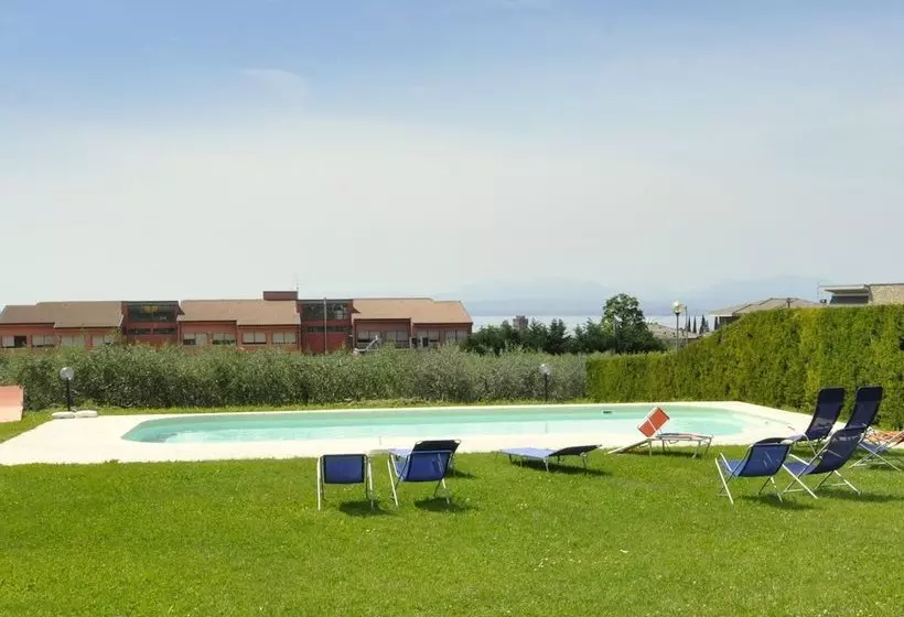 Charming Cottage In Renovated Farmhouse Near Lake Garda