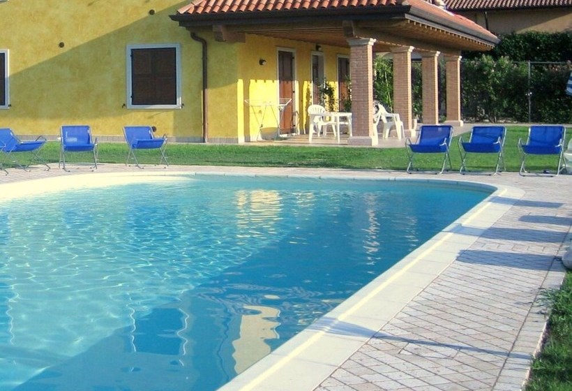 Charming Cottage In Renovated Farmhouse Near Lake Garda