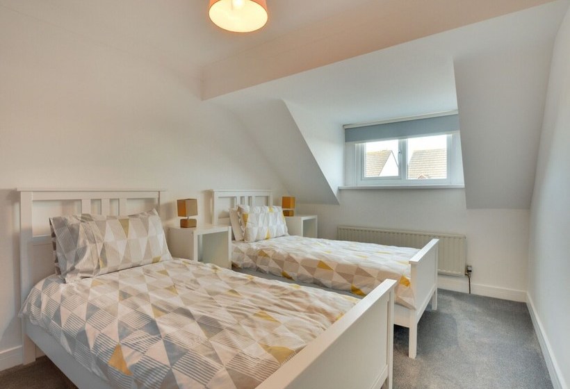 Cosy Cottage In Padstow With Gas Fireplace And A Nice Garden With Terrace