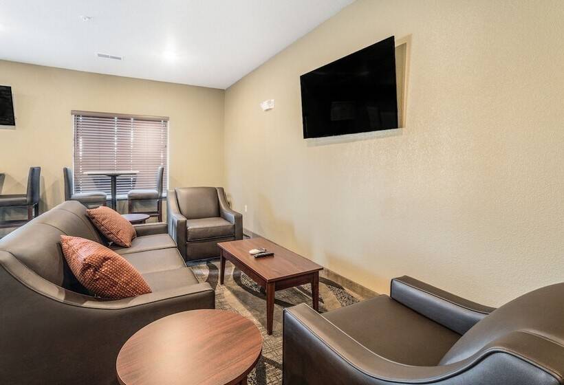 Cobblestone Hotel & Suites   Newport