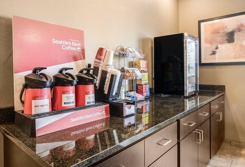 Cobblestone Hotel & Suites   Newport