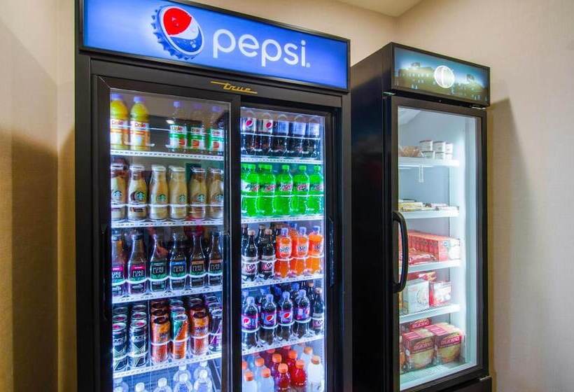 Cobblestone Hotel & Suites   Newport