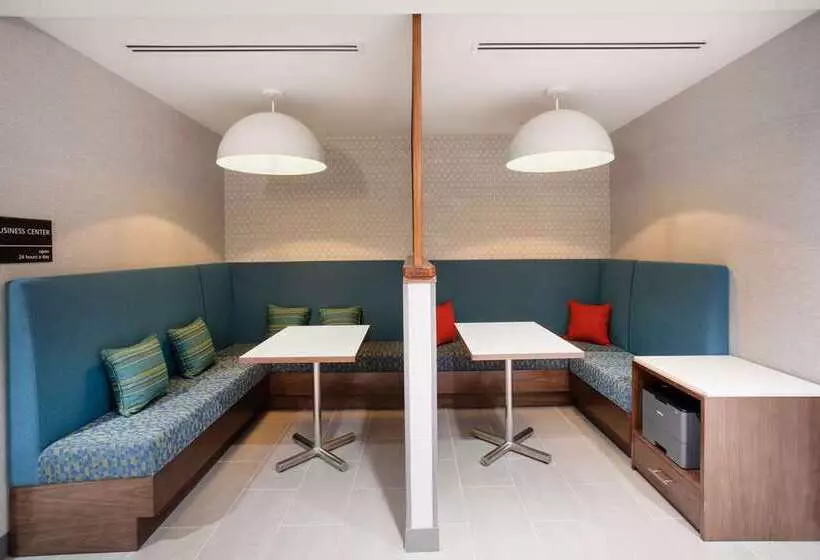 Hotelli Hampton Inn & Suites Watsonville