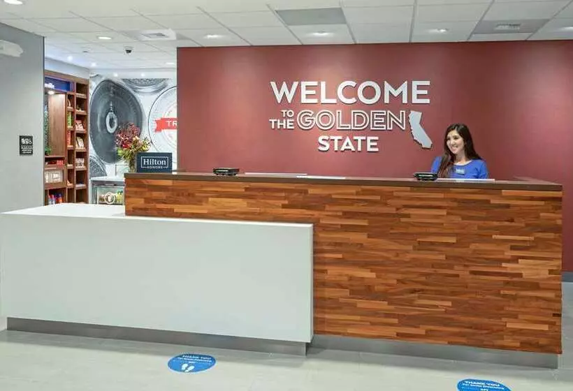 Hotelli Hampton Inn & Suites Watsonville