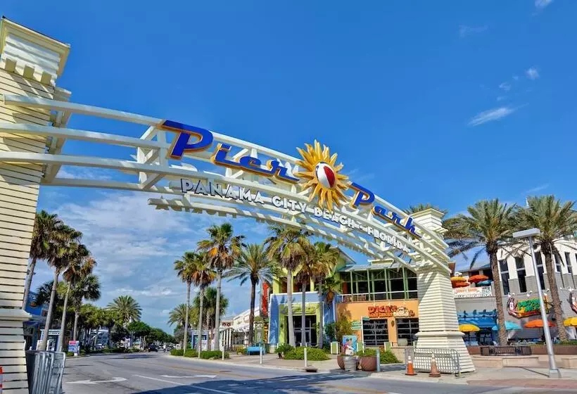 Hotelli Towneplace Suites By Marriott Panama City Beach Pier Park