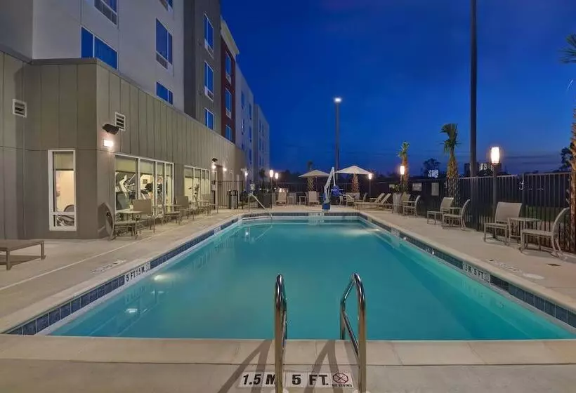 Hotelli Towneplace Suites By Marriott Panama City Beach Pier Park