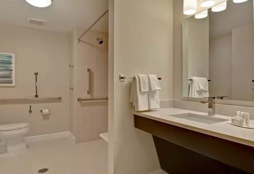 Hotelli Towneplace Suites By Marriott Panama City Beach Pier Park