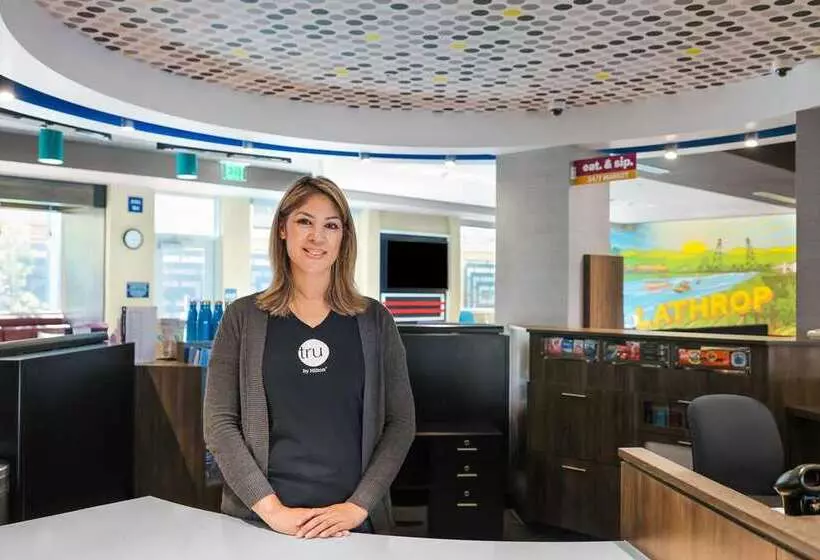 ホテル Tru By Hilton Lathrop, Ca