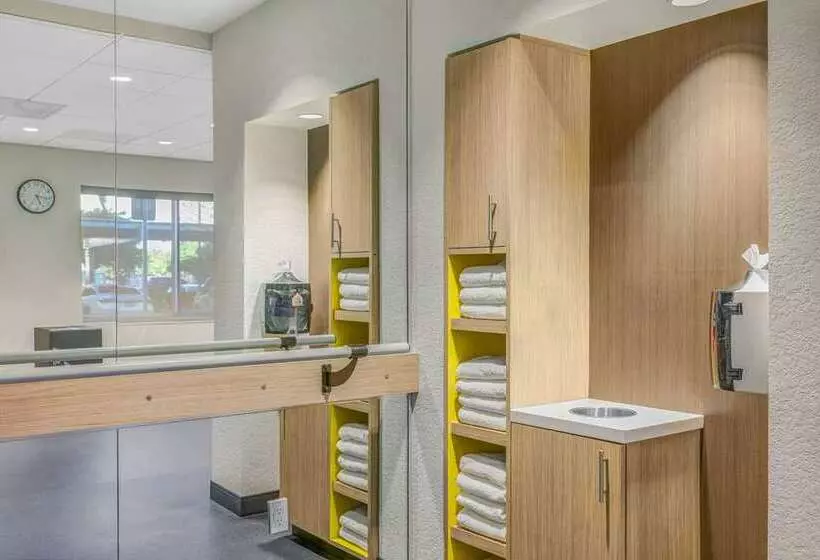 ホテル Tru By Hilton Lathrop, Ca