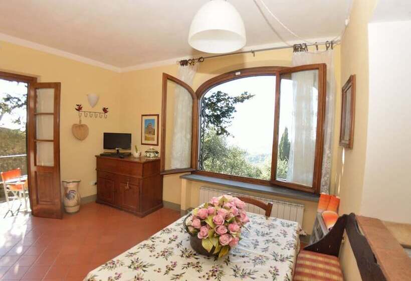 Picturesque Hillside Cottage In Lucca