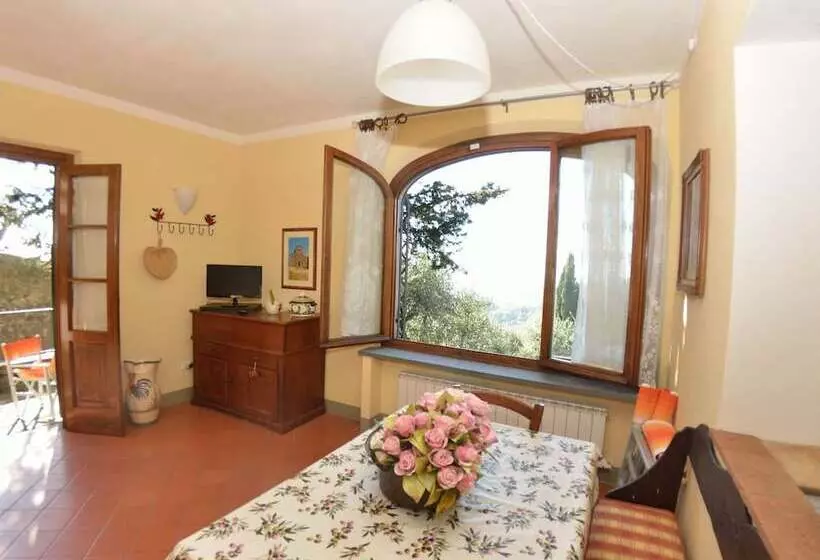 Picturesque Hillside Cottage In Lucca