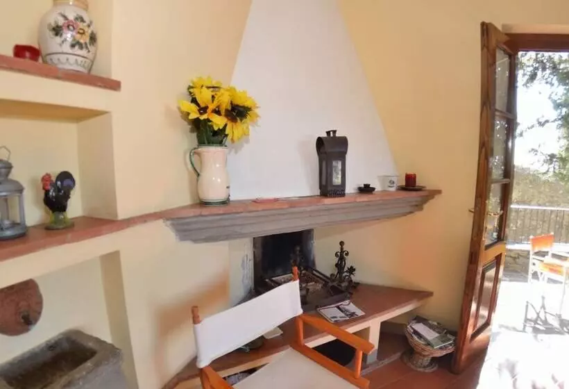 Picturesque Hillside Cottage In Lucca