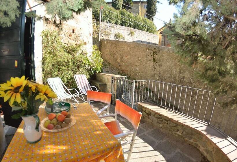 Picturesque Hillside Cottage In Lucca