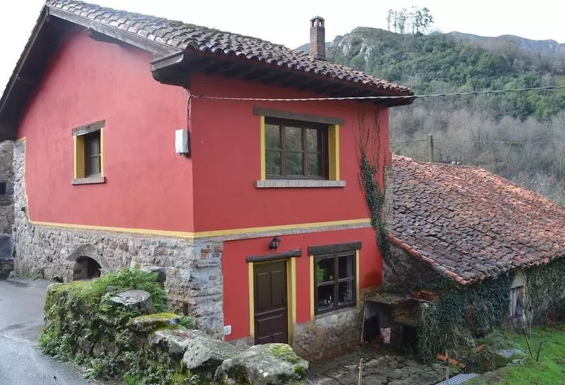 Quaint Cottage In Tormin Near Covadonga Park