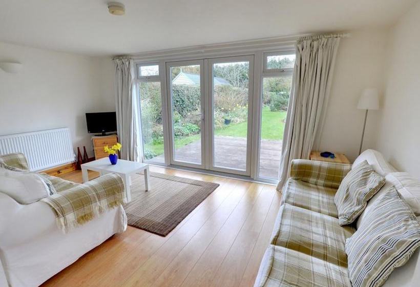 Rural Cottage Near The Beach And A Nature Reserve