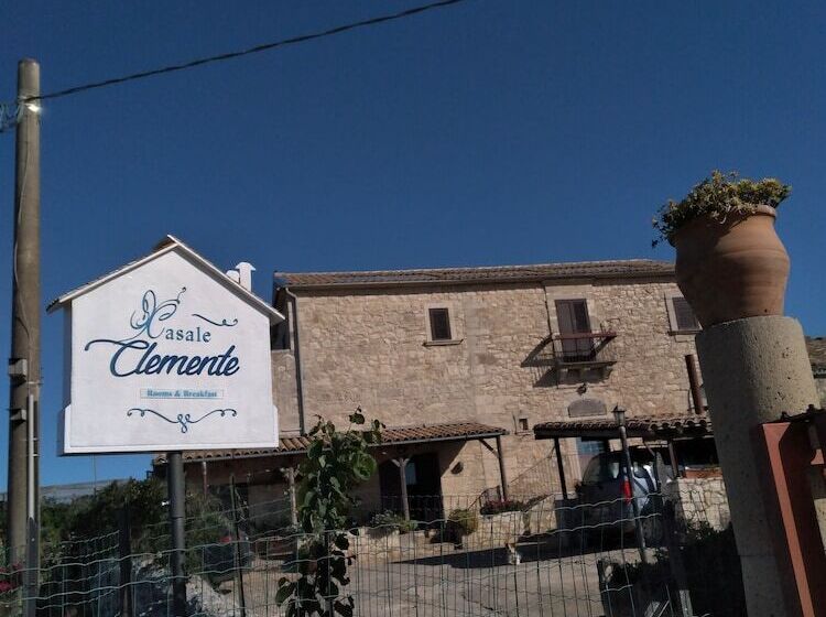 تختخواب و صبحانه Casale Clemente