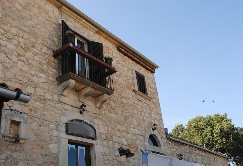 تختخواب و صبحانه Casale Clemente