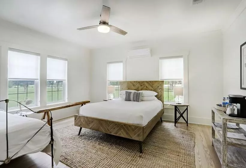 Aamiaismajoitus (B&B) Farmstead Round Top