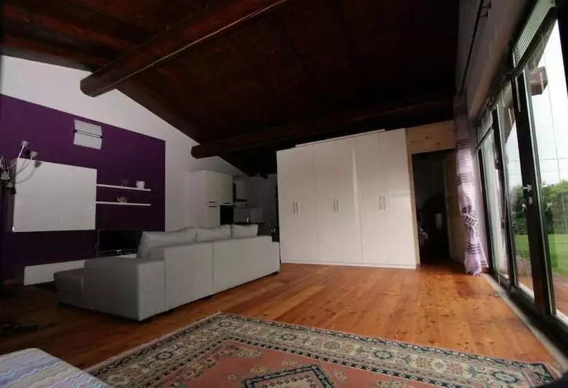 تختخواب و صبحانه La Magione