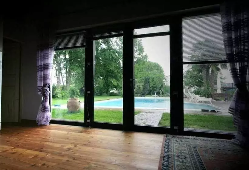 تختخواب و صبحانه La Magione