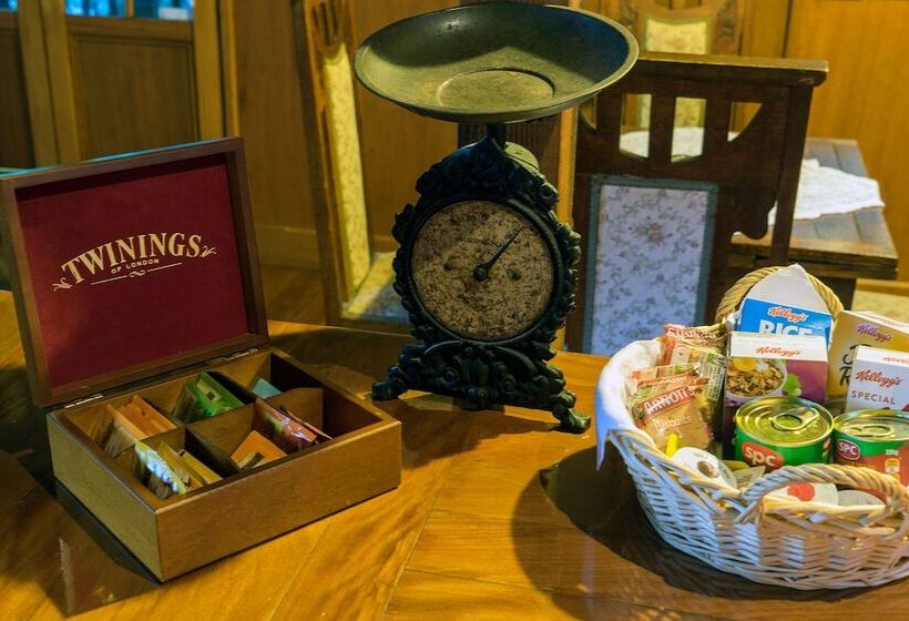 Observatory Cottages