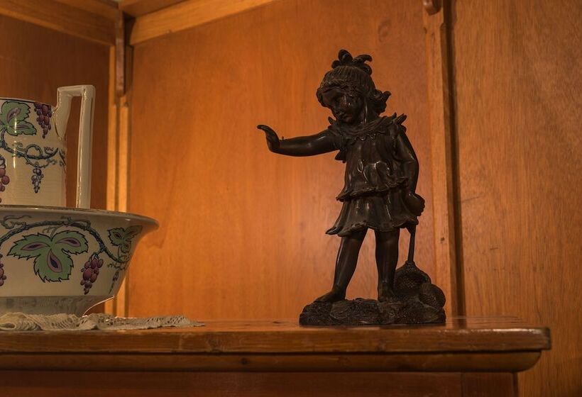 Observatory Cottages