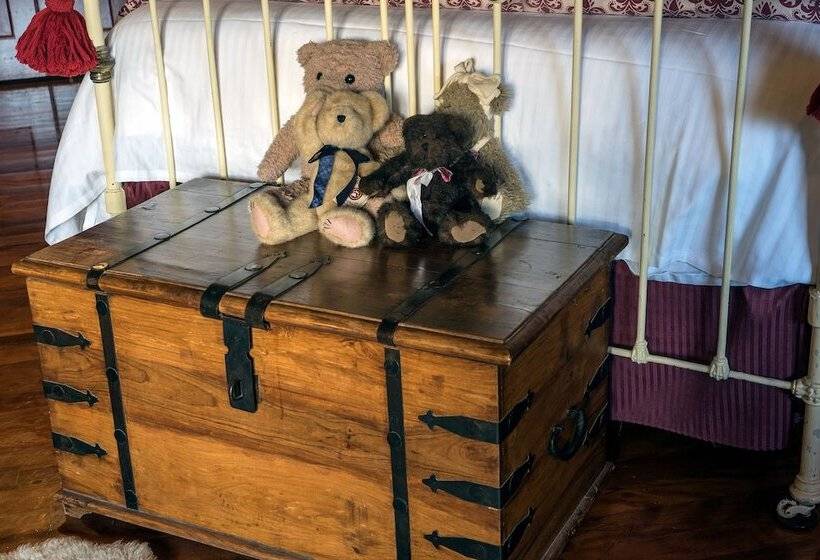 Observatory Cottages