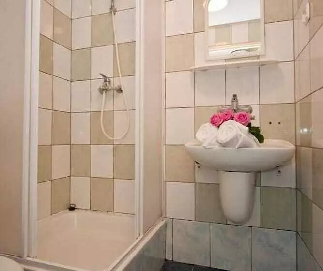 Majatalo Ow Gromada Pod Bukami