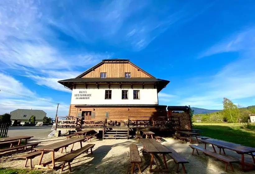 Hotelli Na Rozcestí