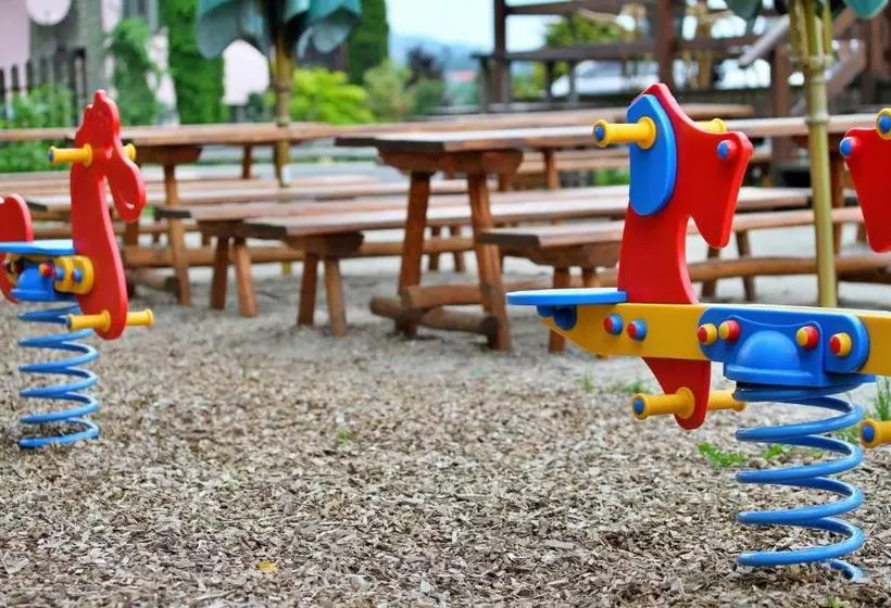 Hotelli Na Rozcestí