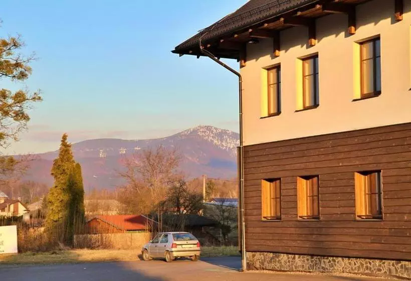 Hotelli Na Rozcestí