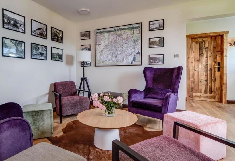 ホテル Na Rozcestí