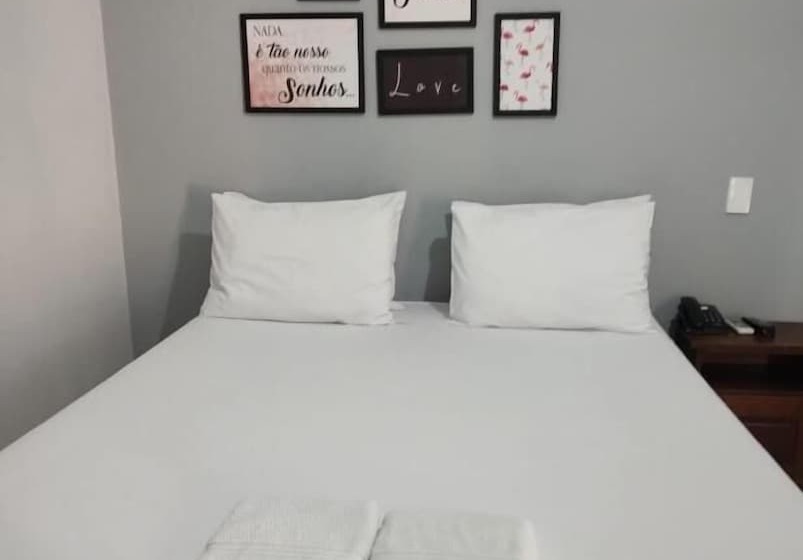 בית מלון כפרי Shellter